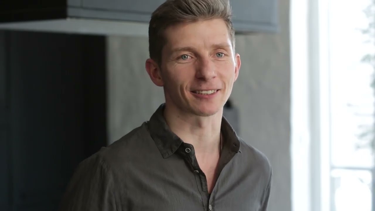 Vipp  | Morten Bo Jensen präsentiert die Vipp Küche | smow