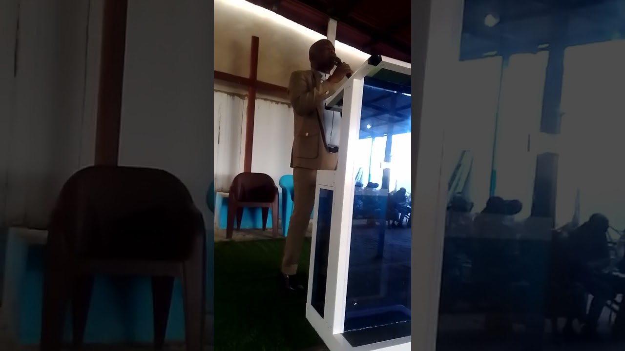 EV LOUISON KIASSAKOULA. Jésus Christ lumière des nations 