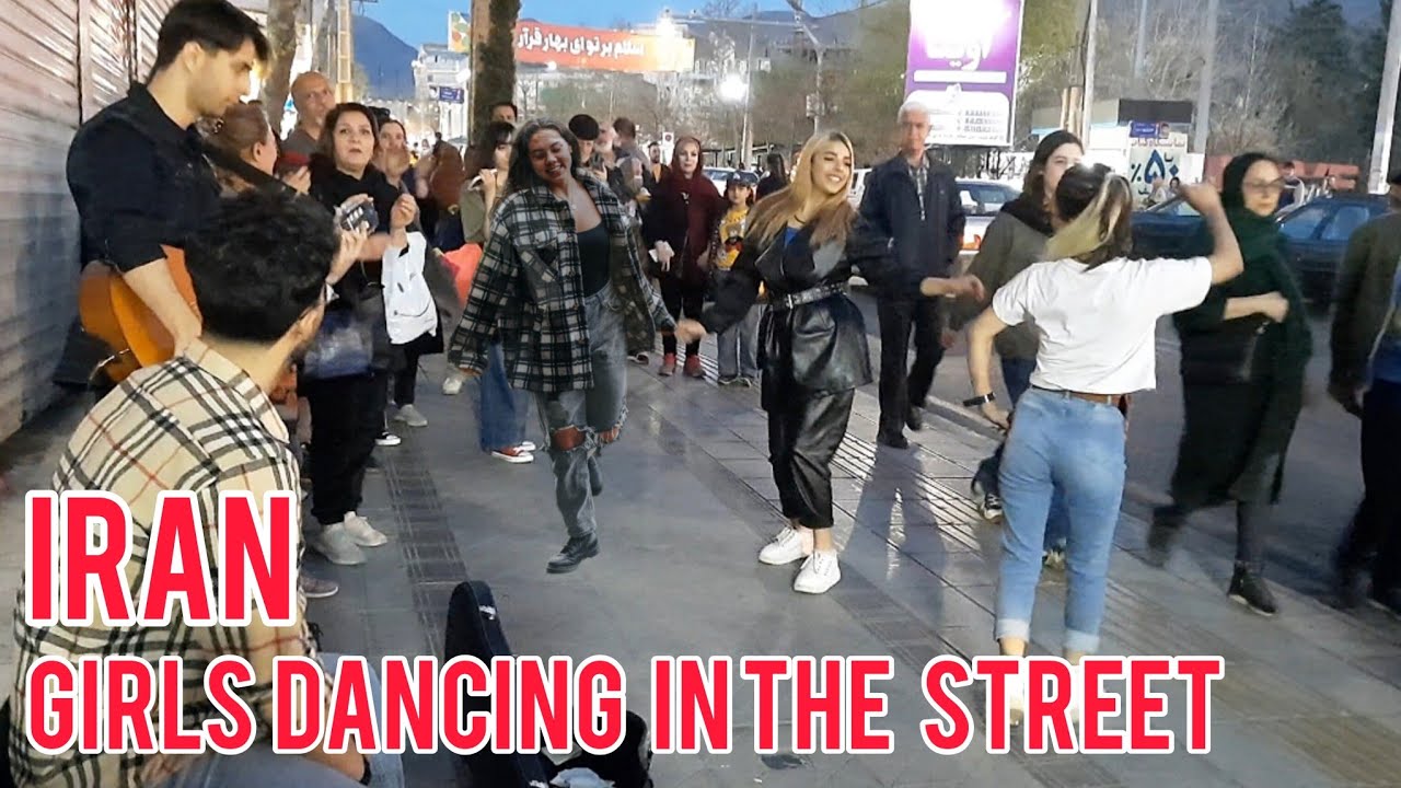 Iranian girls dance on the sidewalk|happiness in the Iranian New Year|رقص و شادی در ایران