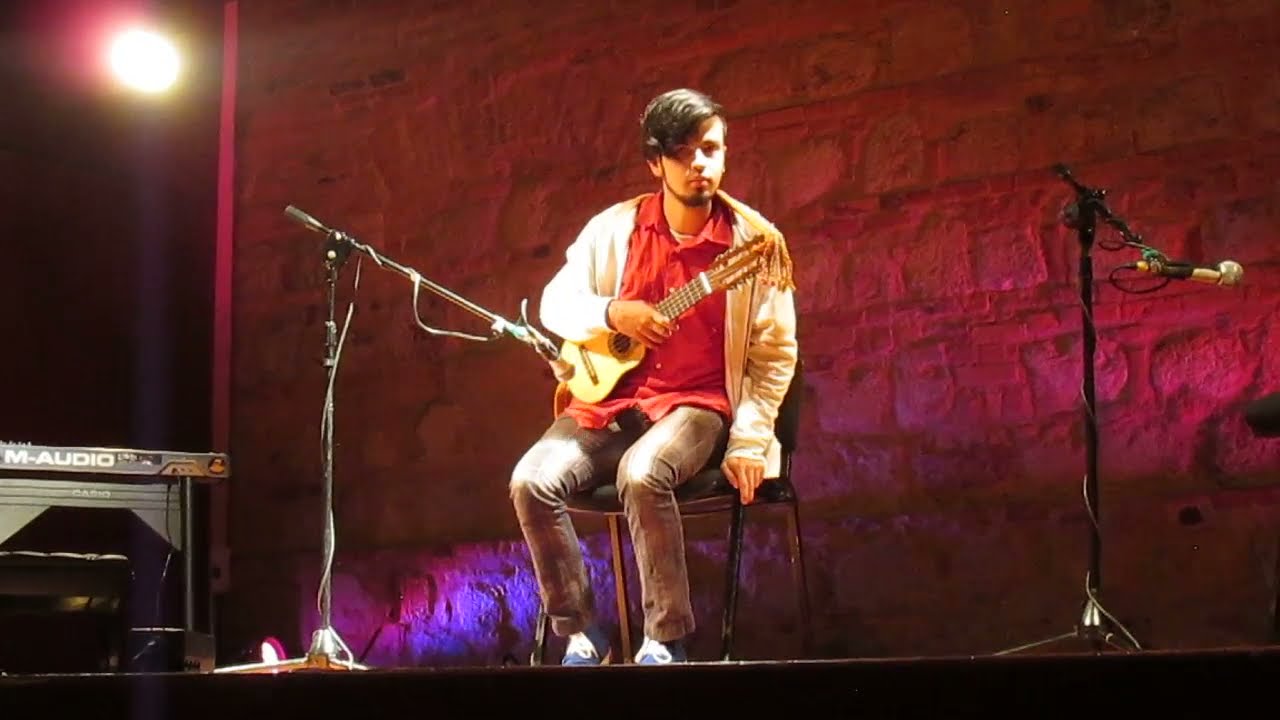 HUELLAS (Santiago Felipe Villota) - MIGUEL ESPINOSA (Charango)