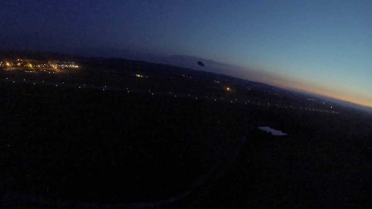 vol wingsuit de nuit