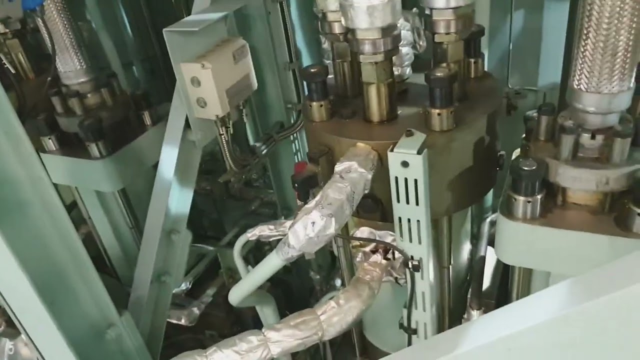 HOW TO CHECK ACCUMULATOR PRESSURE OF MAIN ENGINE HYDRAULIC PUMPS