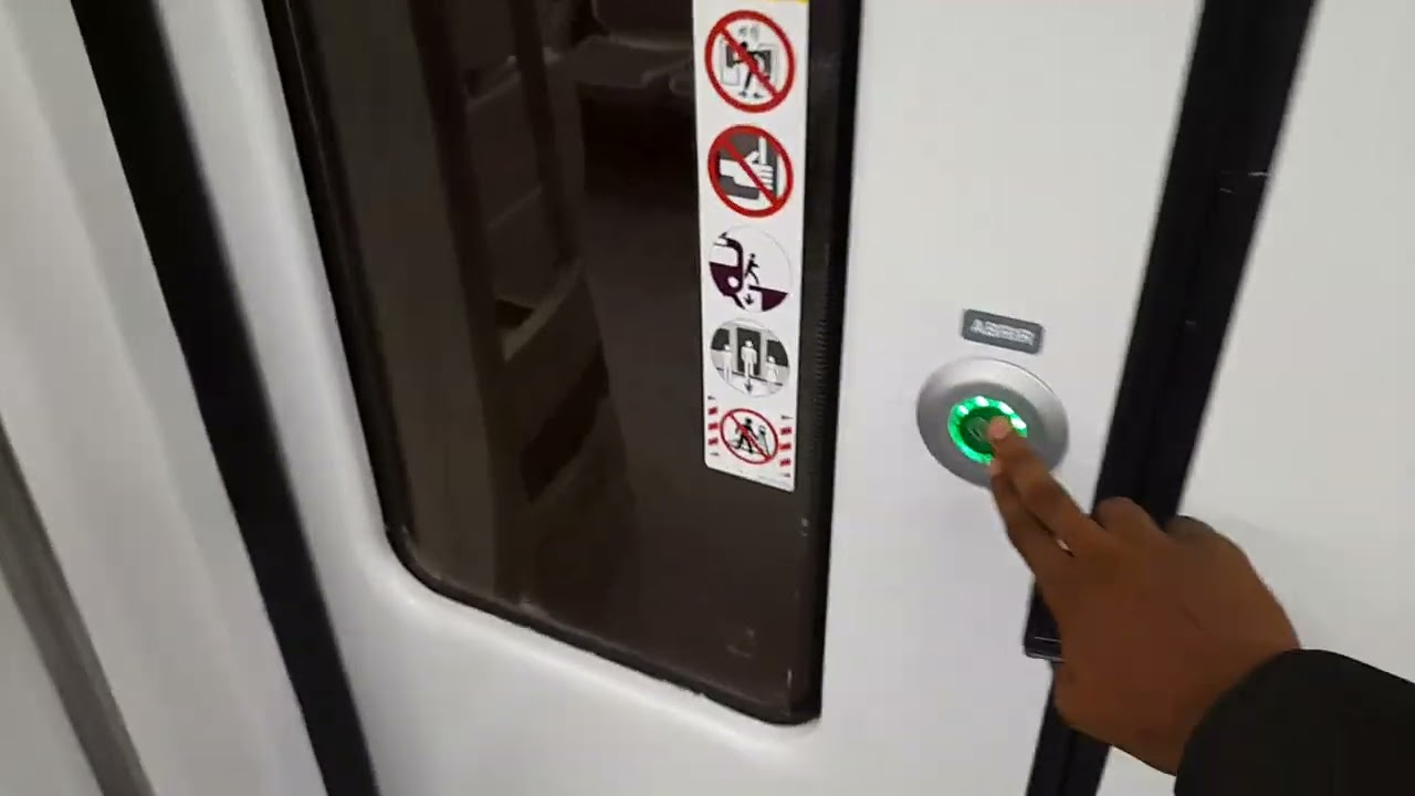 Viaje en Renfe C-4 (De noche) | Desde Getafe Centro a Las Margaritas-Universidad