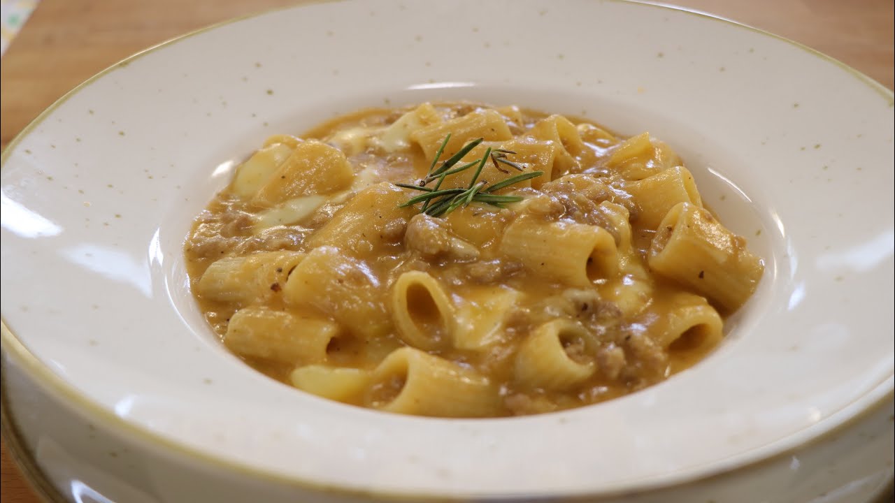 Pasta con Papas, Salchicha y Queso