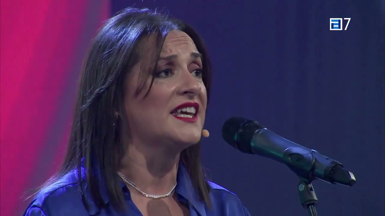 TONADA ASTURIANA.A vivir a la montaña. Canta; Maribel Gonzalez Moran. Gaita; Antonio Esteban Medina.