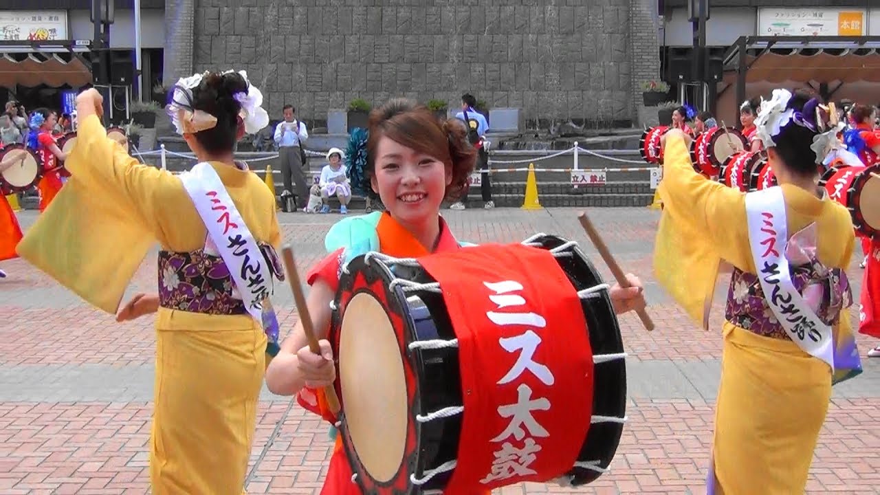 盛岡さんさ踊り2017 「ミスさんさ集団」盛岡駅 滝の広場  2017 08 02