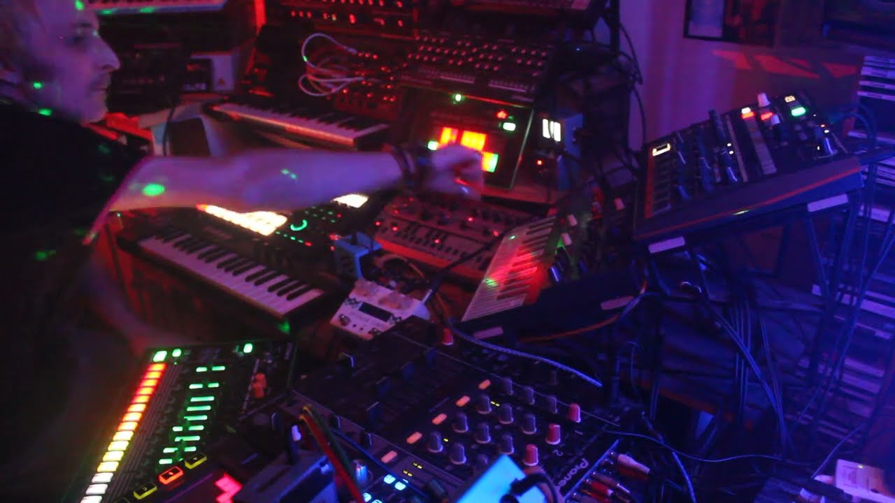 BubBLeBaD , Live , THumPinG Dawless AciD Electro .