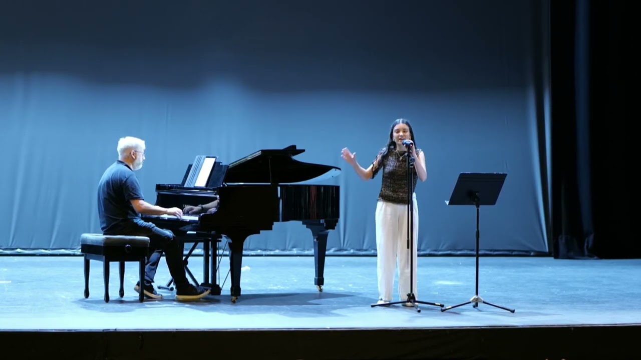 Ainara Romero. Cover: “Back to Black” Amy Winehouse.    Piano: Manolo Fernández @ainaraaromeero_