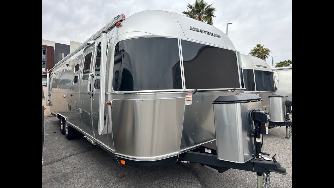 2026 AIRSTREAM CLASSIC 30RBQ QUEEN  Las Vegas, Henderson, Salt Lake City, Phoenix, Bakersfield ...