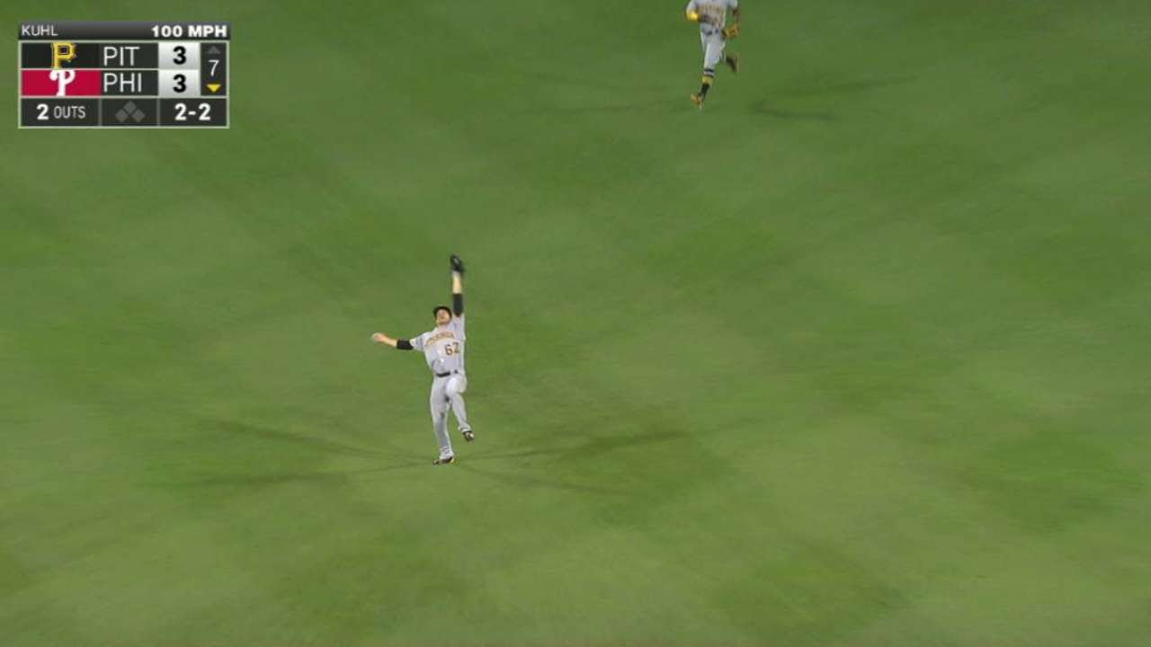 PIT@PHI: Moroff hustles to snare a popup in center