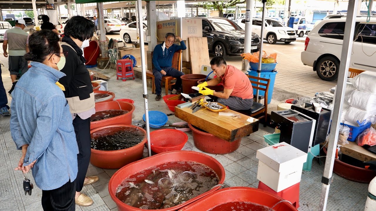 Корейский мастер сашими из морепродуктов (кальмар, угорь, камбала) Корейская уличная еда
