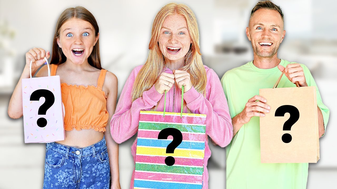 Who can BUY the BEST BIRTHDAY PRESENT? *challenge* | Family Fizz