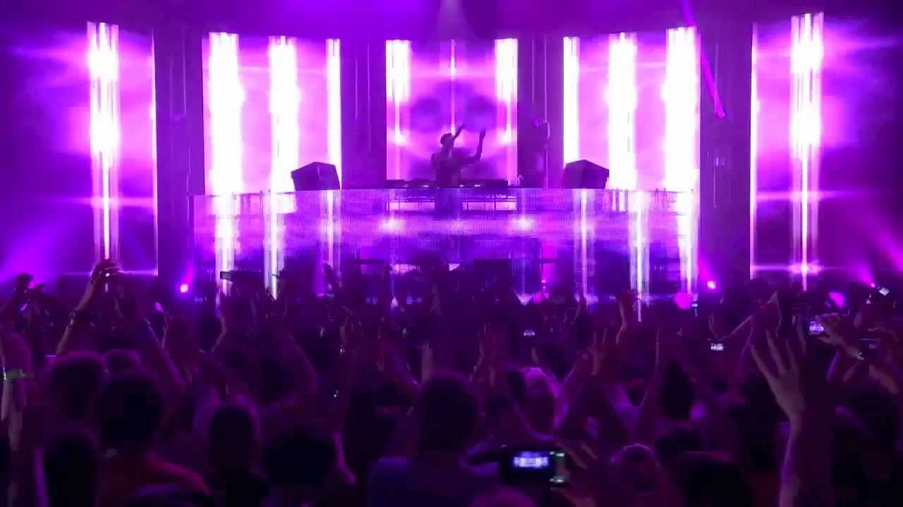 Calvin Harris feat. Rihanna - We Found Love (Live at iTunes Festival 2012)