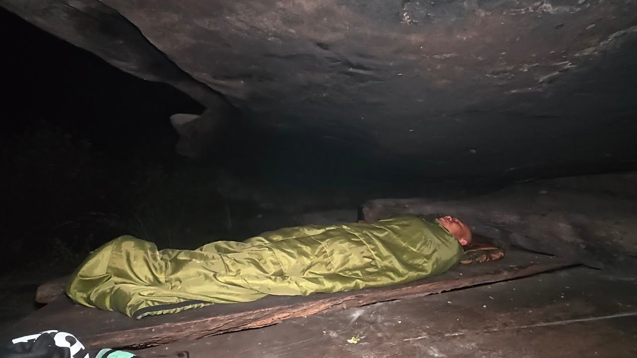 ຫລອນນອນຖ້ຳຟັງສຽງໝາຈອກຫອນ//หลอนนอนถ้ำฟังเสียงหมาจอกหอน Dong Una