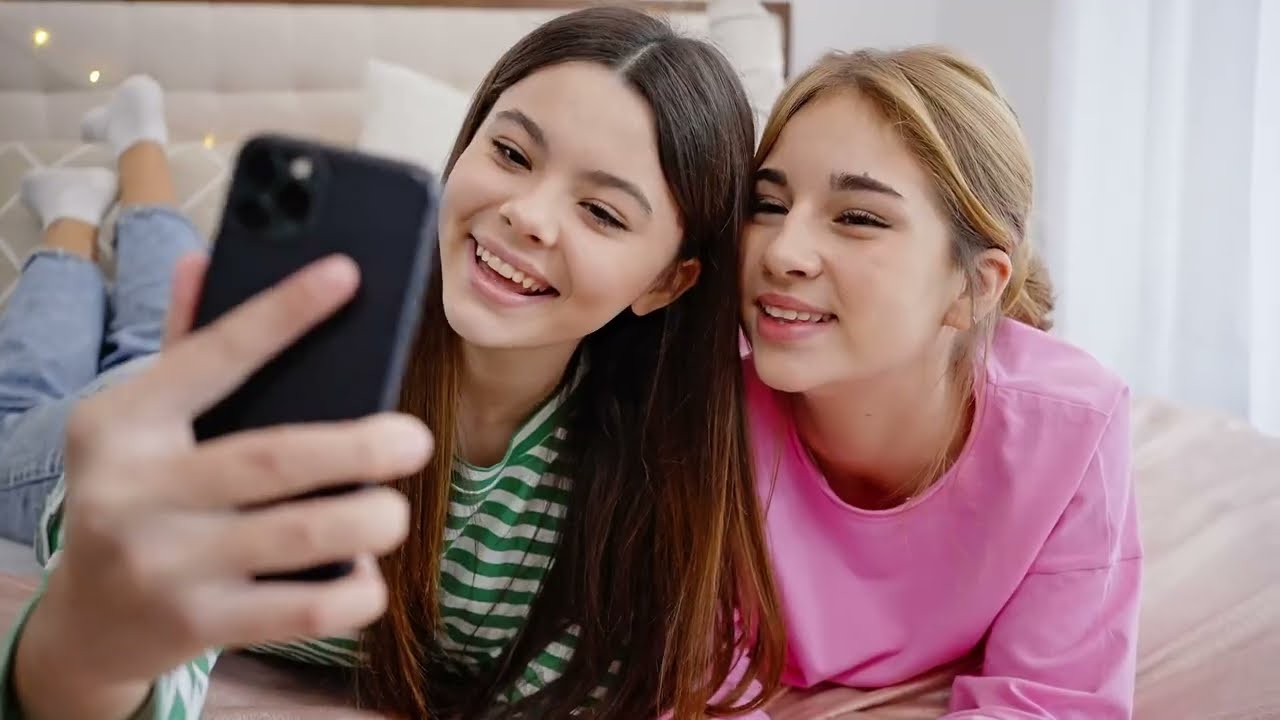Social Media & Athletes: Balancing Benefits and Challenges
