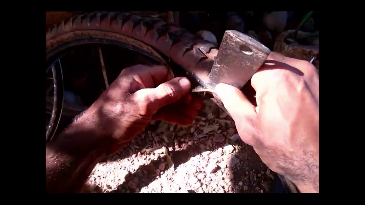 (Invento Cubano) Cómo reparar o recapar una goma de bicicleta