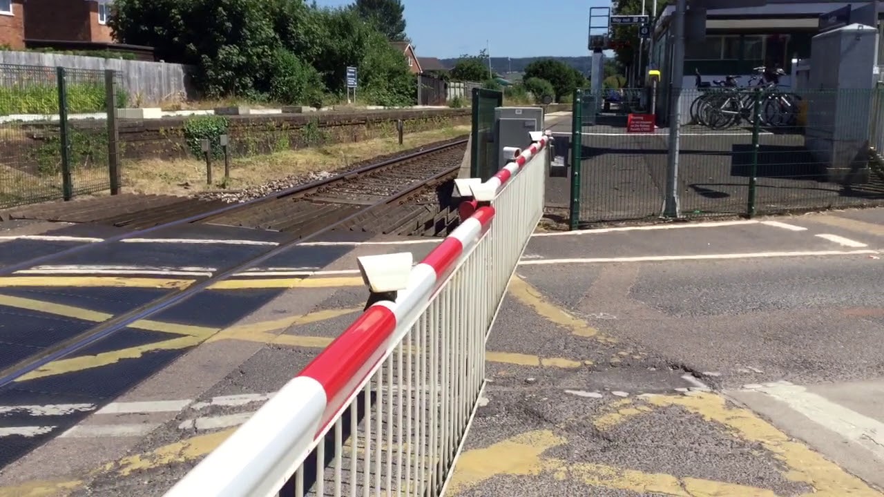 Feniton Station Level Crossing (Devon) Tuesday 26.06.2018