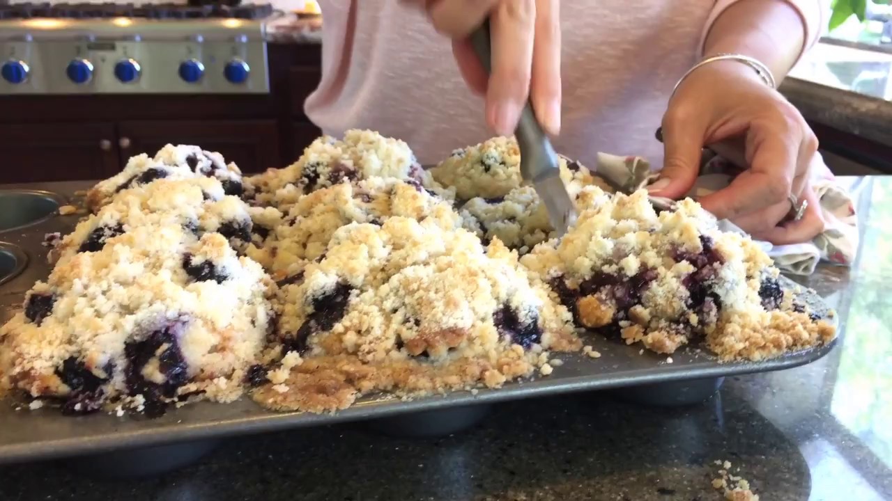 How to Make Blueberry Muffins with Crumbly Streusel Topping by Amber Lee, The Bombshell Baker