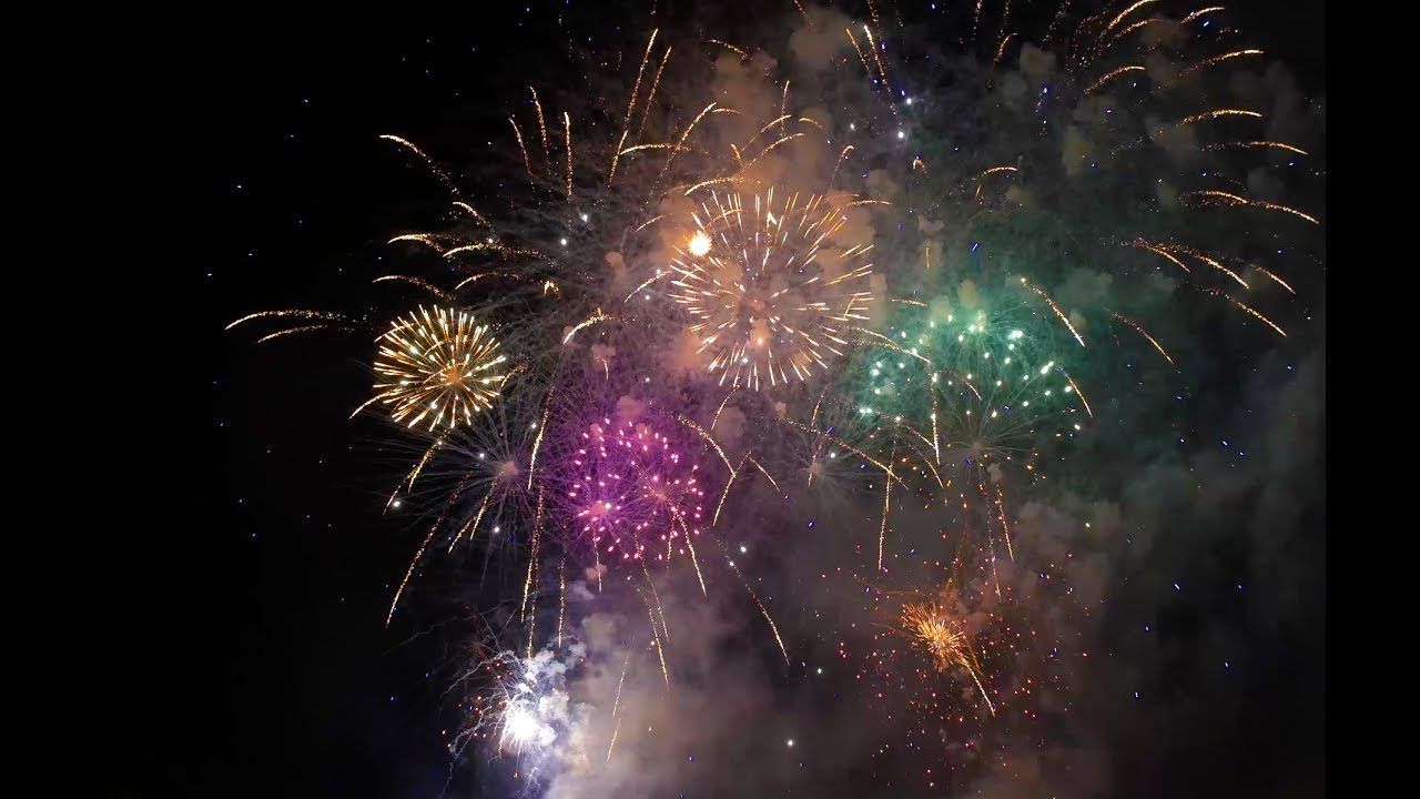 Feu d'artifice de Brie Comte Robert - 14 juillet 2017 - 4K UHD