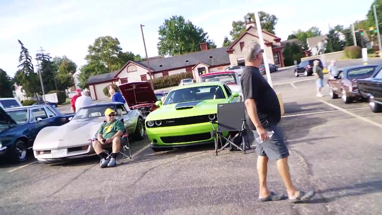 Johnnies Diner car show