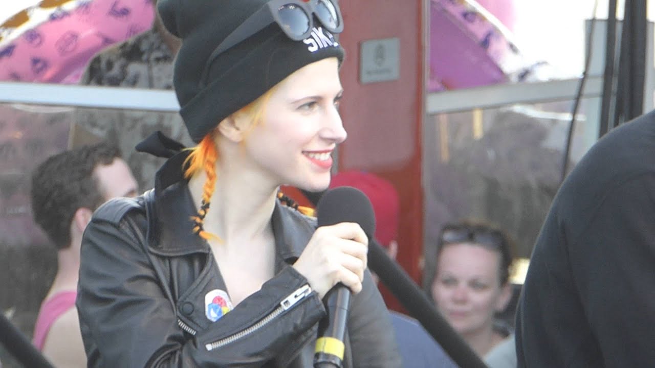 5/5 Q&A w/Paramore @ Parahoy 3/08/16