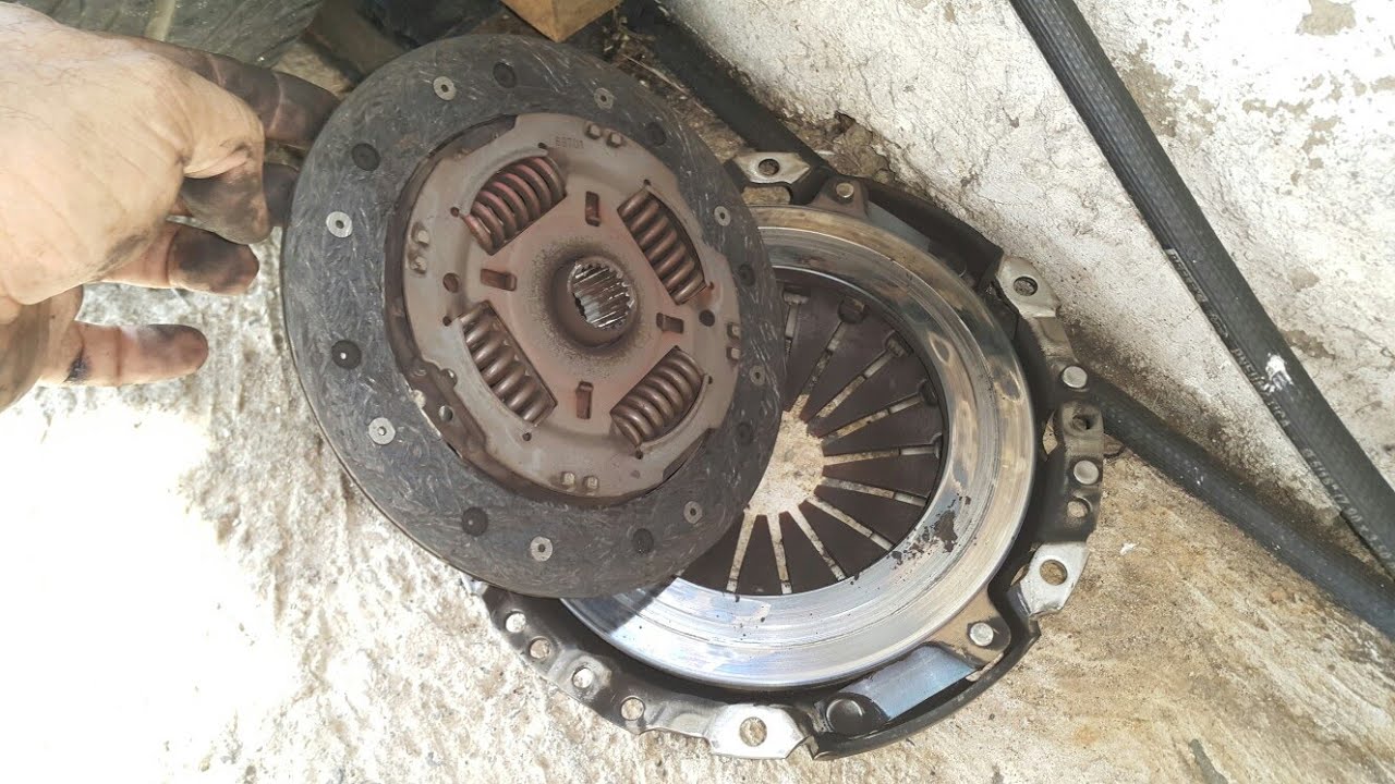 Honda FIT 1.4 2008 - Troca da Embreagem (reparo do atuador do pedal da embreagem)