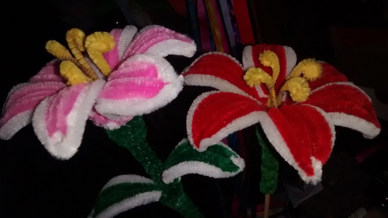 Flor de limpiapipas facil de hacer/Manualidades Adasha