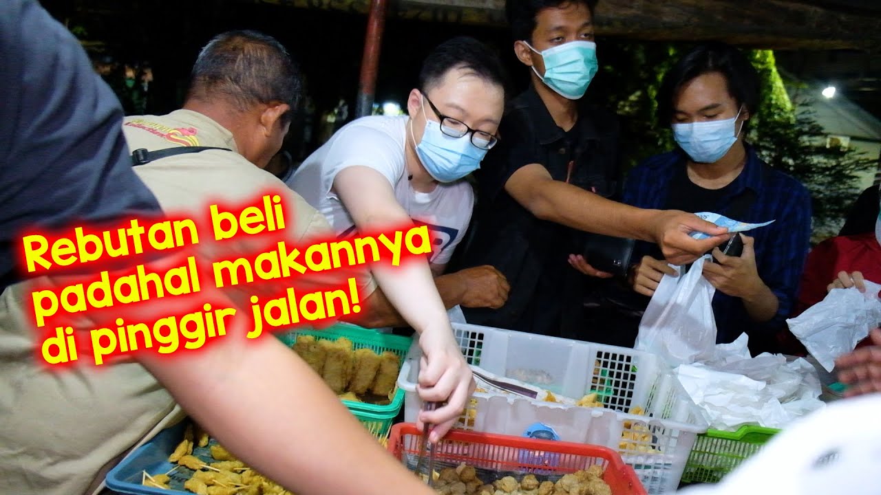 REBUTAN NASI KUCING DI SINI MAKANNYA NGEMPER DI PINGGIR TROTOAR! #KulinerSemarang