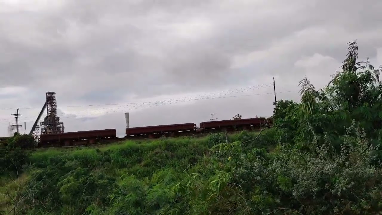 Tren de Ferrominera Orinoco en Puerto Ordaz, Venezuela. 21 de diciembre de 2025.