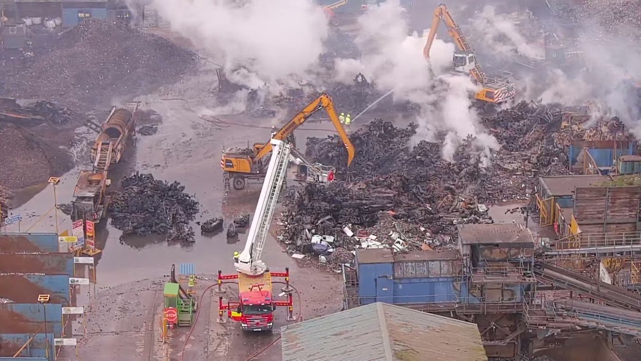 !!!FIRE!!!follow up Dunkirk, Nottingham. Scrap yards second time ablaze this year!!! 29/11/2021
