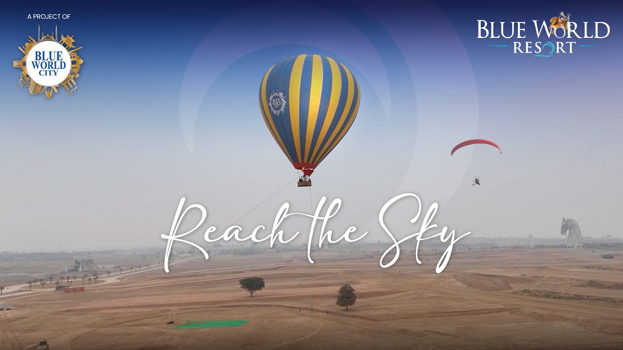 Families enjoying Hot Air Balloons & Motor Gliding at Blue World Resort