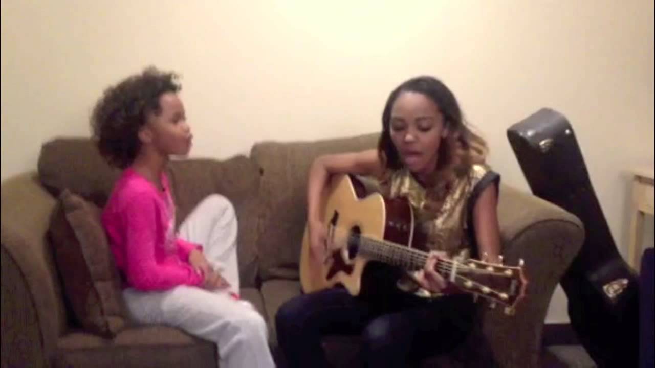 China Anne, sister Sierra & Quvenzhane' Wallis sing 