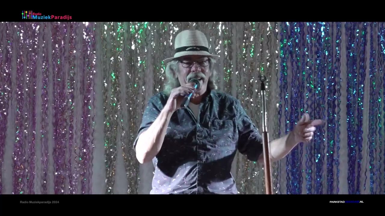 Zanger Jan Egbert de Vries (Experando) -ik gleuf die tijdens de artiestenavond muziekparadijs 2024