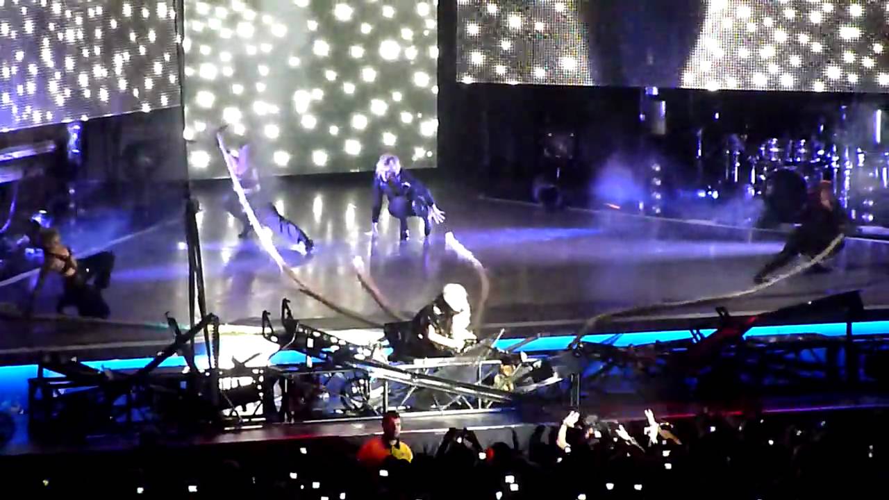 Lady Gaga Monster Ball Tour - Paparazzi LIVE - Nov 28 2009 Toronto ACC