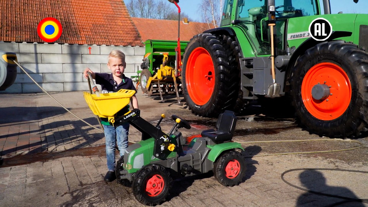 Jent rijdt op een tractor op de boerderij (Kindertijd KRO-NCRV)