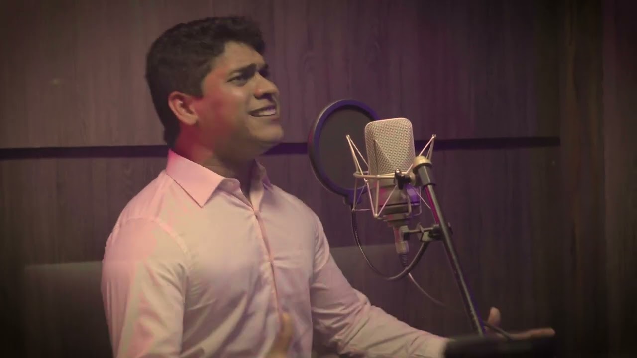 Adiel Vasconcelos-  ELE É DEUS - Clipe Oficial