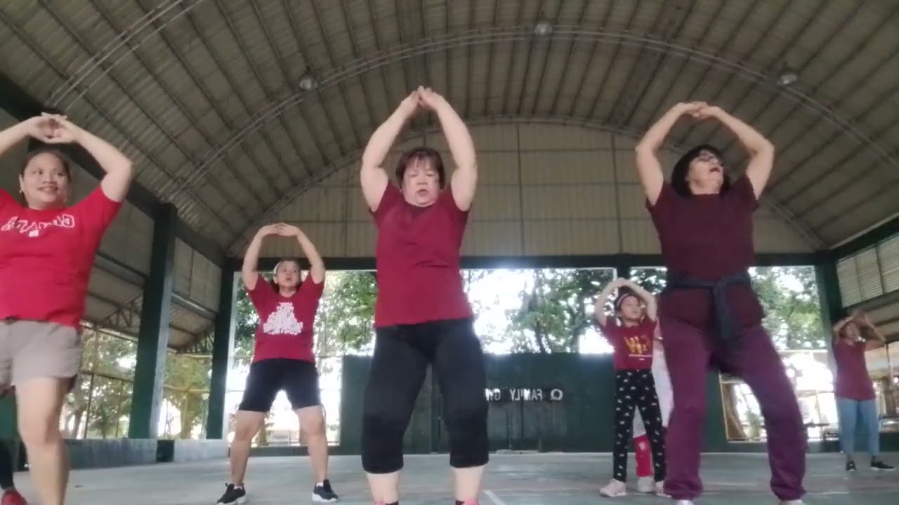 Zumba in maroon