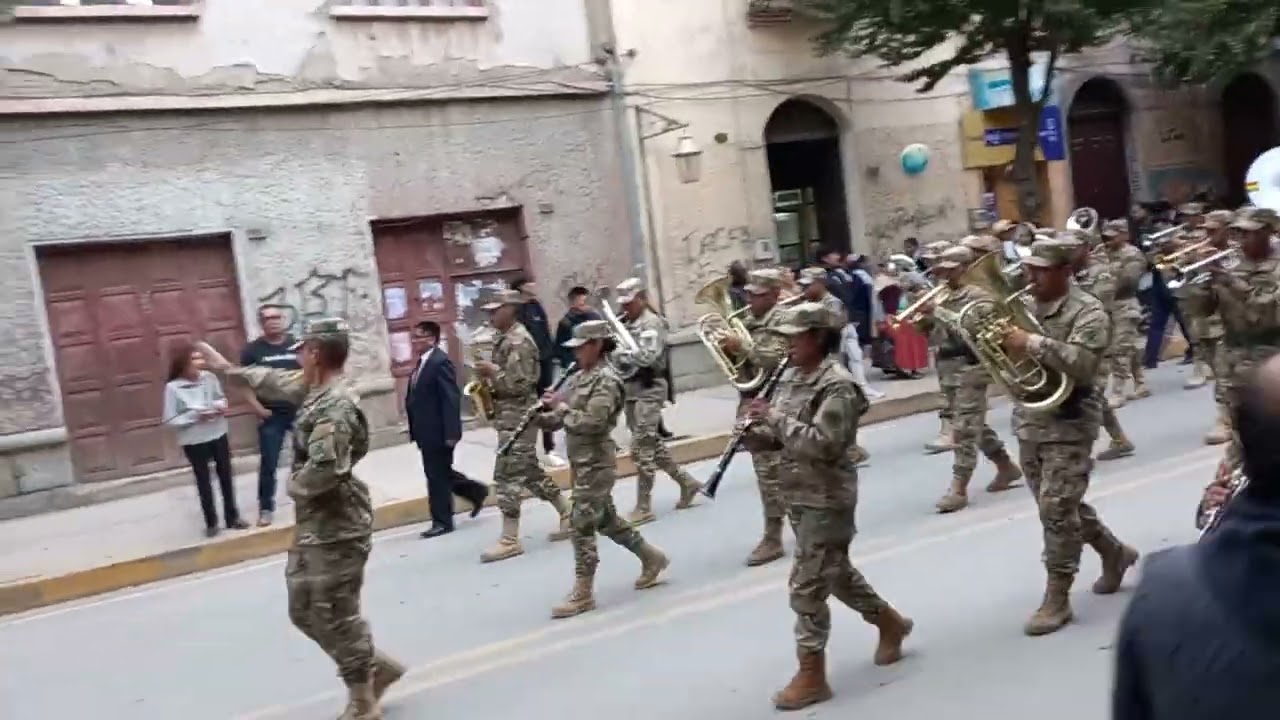 MARCHA- COLORADOS DE BOLIVIA--REGIMIENTO CAMACHO  1RO DE ARTILLERIA