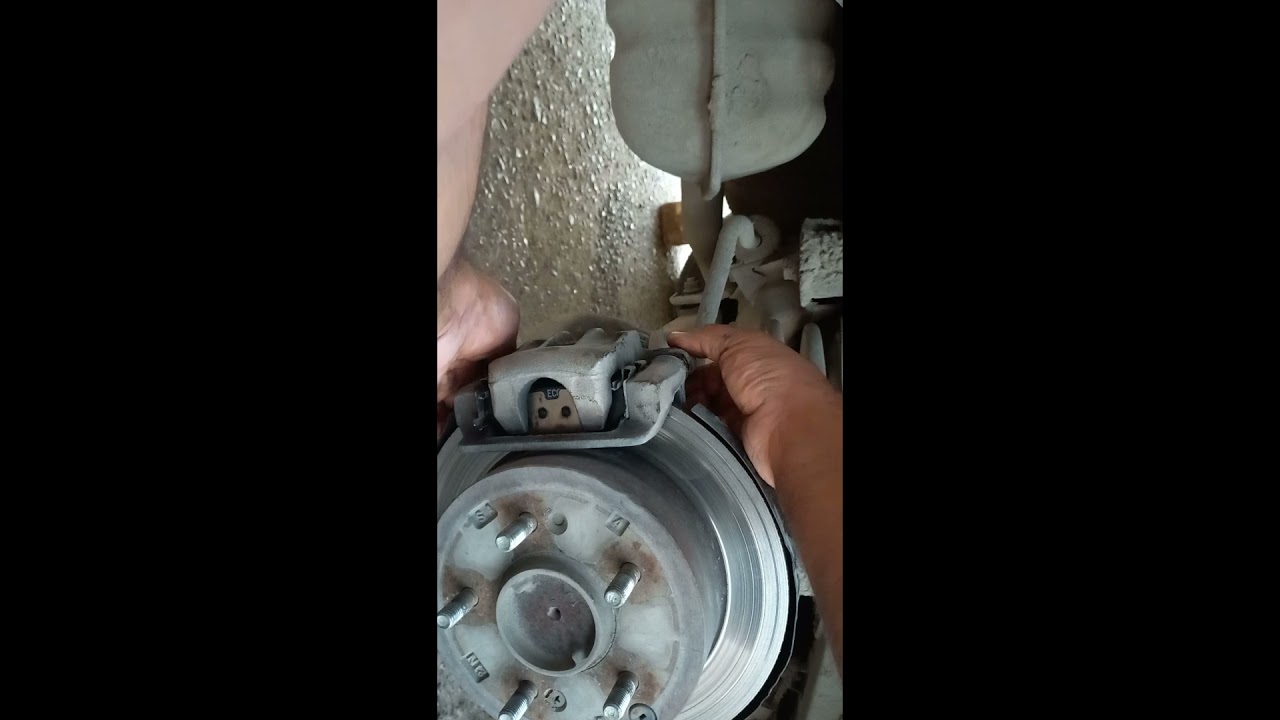 تبديل الدسكات الخلفيه للسياره