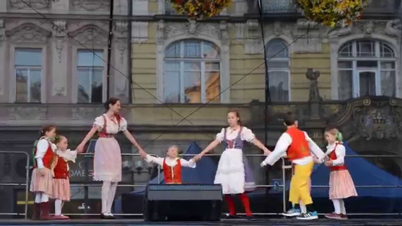Folk dance of Czech (2)