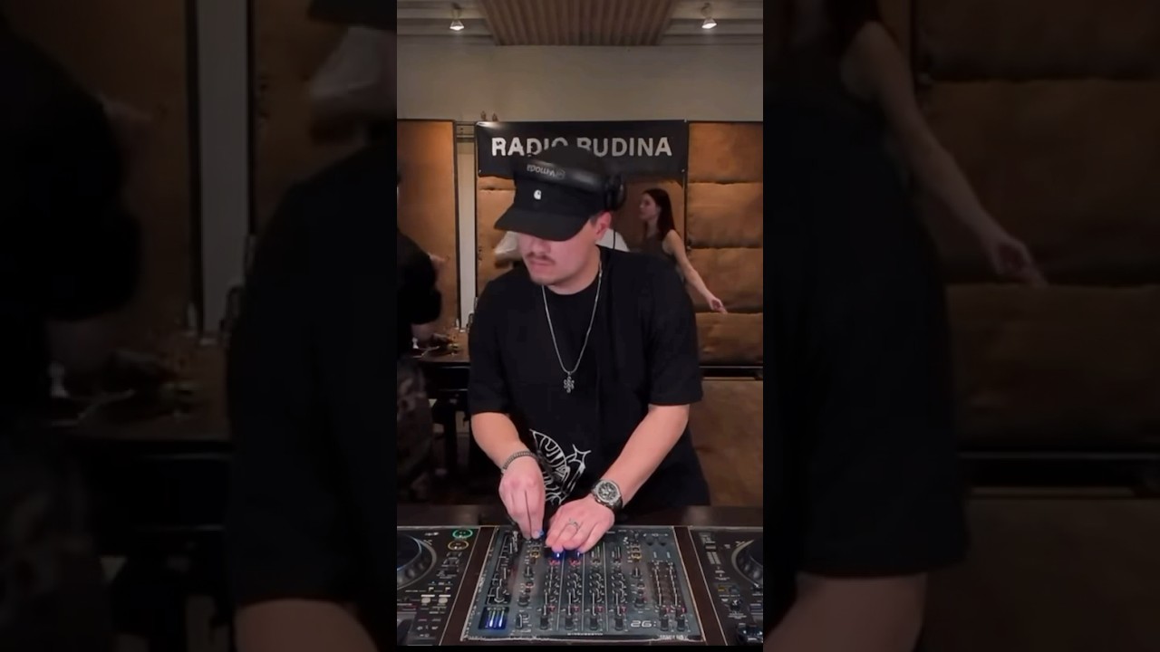 What a save 😂🔥 #techno #technodj #technodance #djmix #dj #rave #raver #edm #mixing