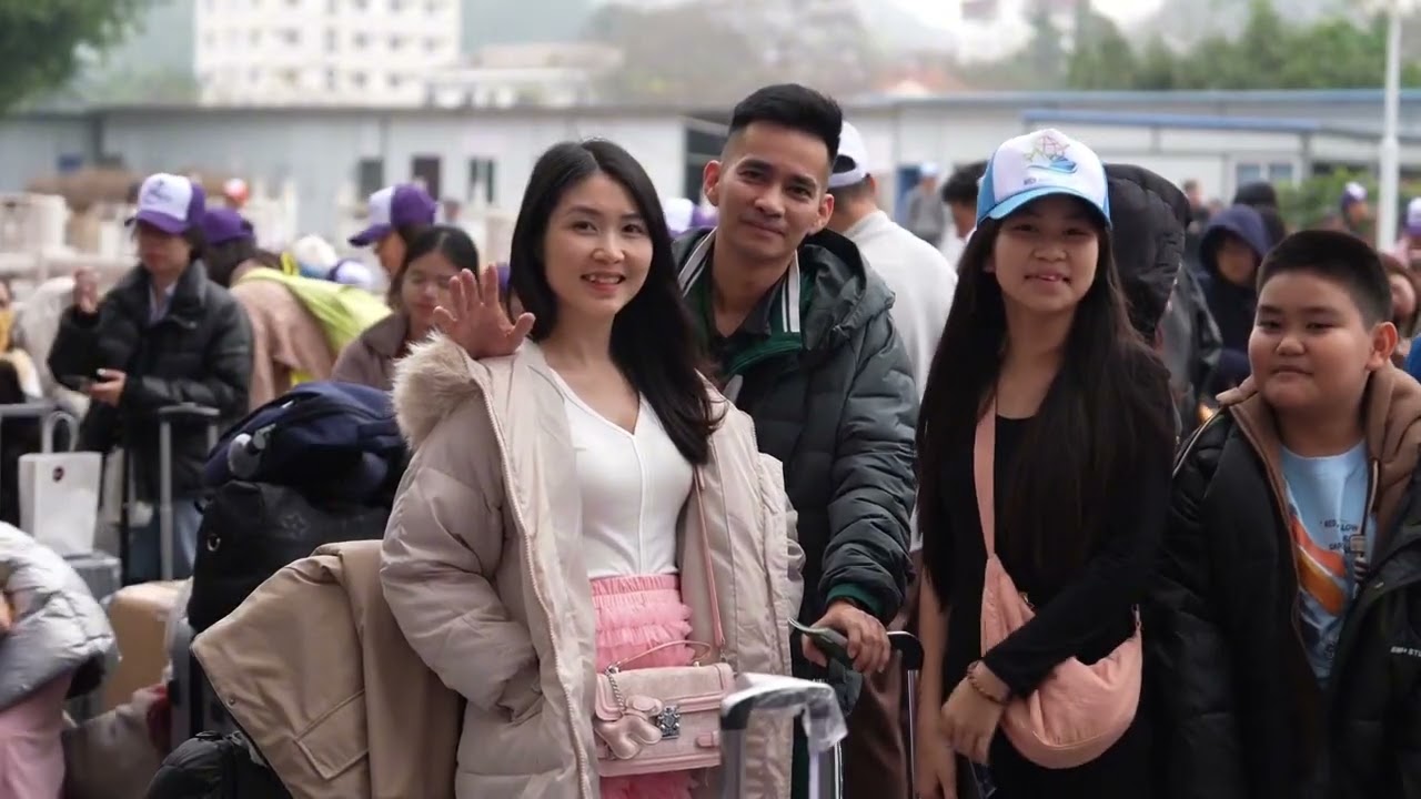 Foreign tourists flock to Yunnan, Shanghai during Chinese New Year #shanghai