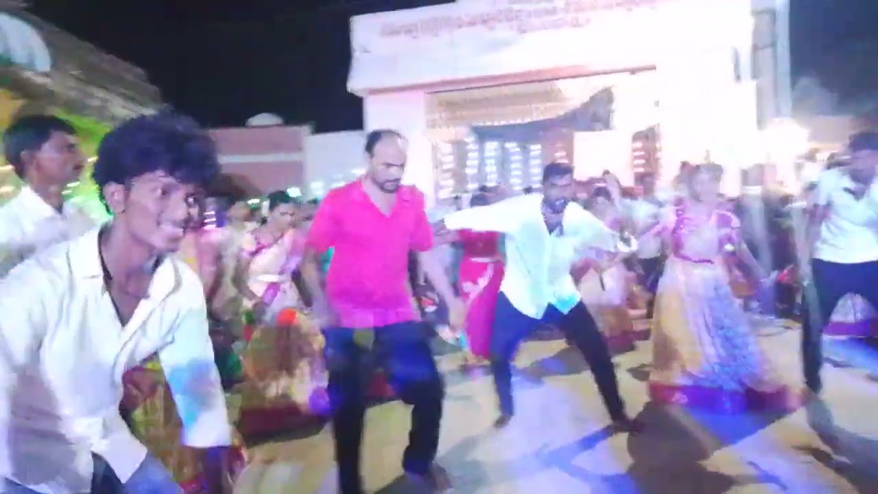 చరణ్ కోలాటం దువ్వూరు అమ్మ వారి పాటకు ఎలా వేసారో చుడండి ఫ్రెండ్స్ సెల్ :7989645481