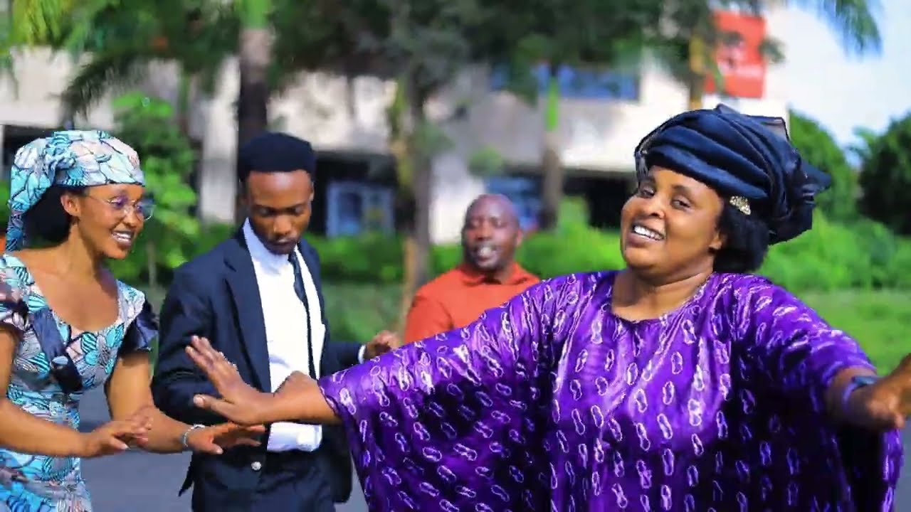 TUBYINE BY MAMMY LAVINE :igeze hanze yirebe