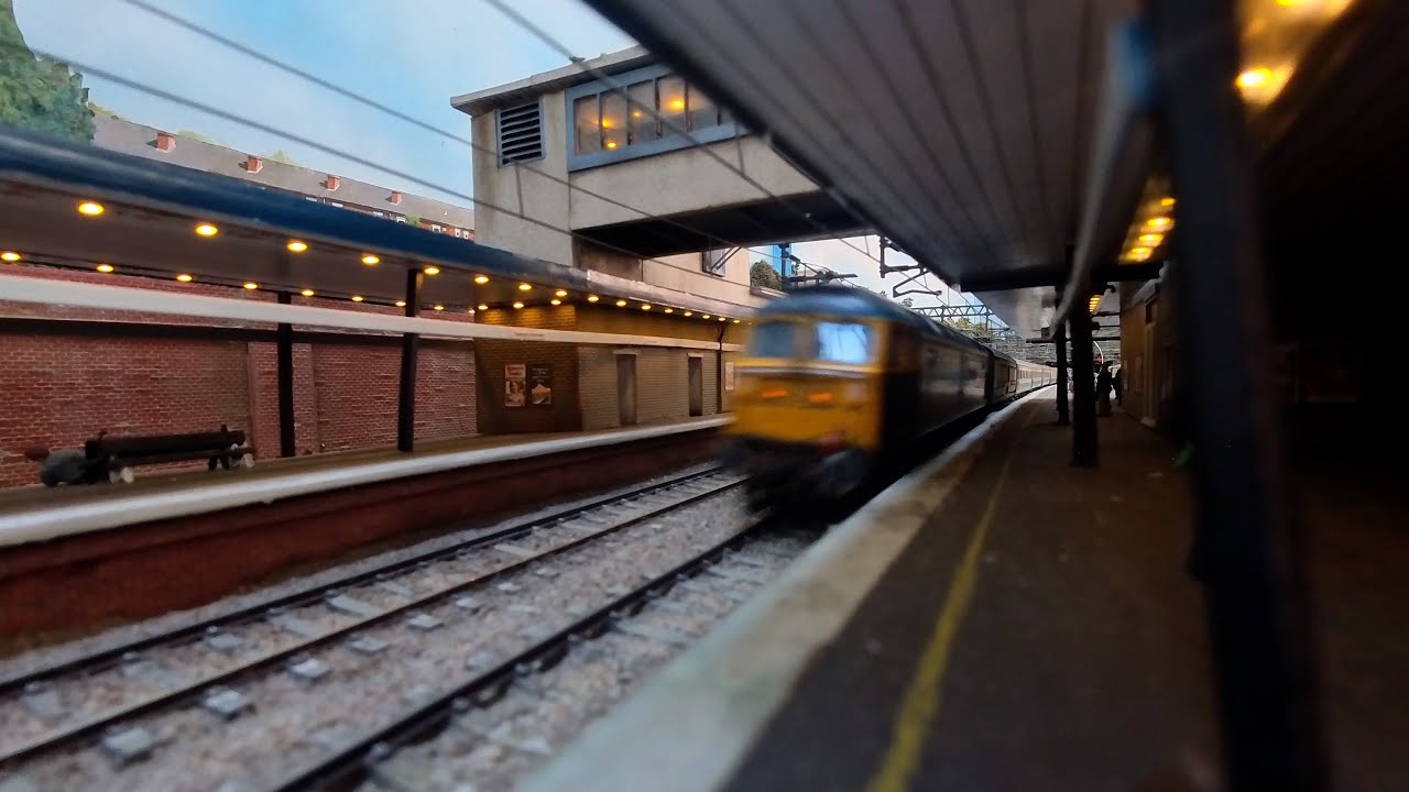 100 MPH Model Railway - Model V Real Train: Chasing the Boat Train HD