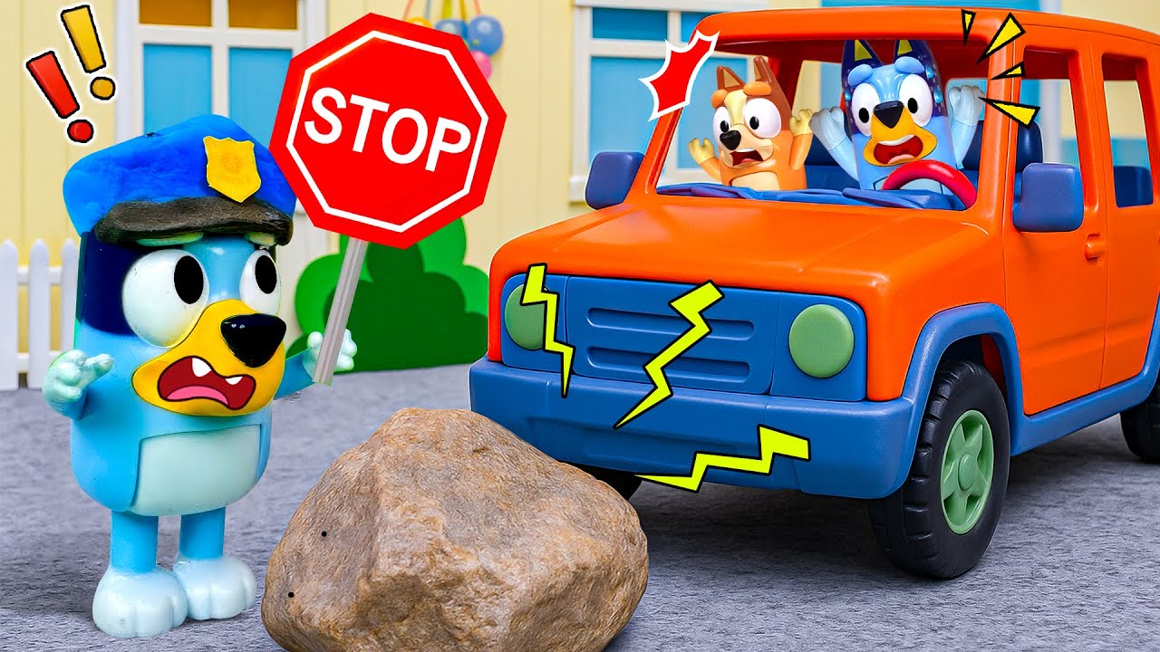 Bluey policía aprende seguridad vial | Juguetes de Bluey en Español