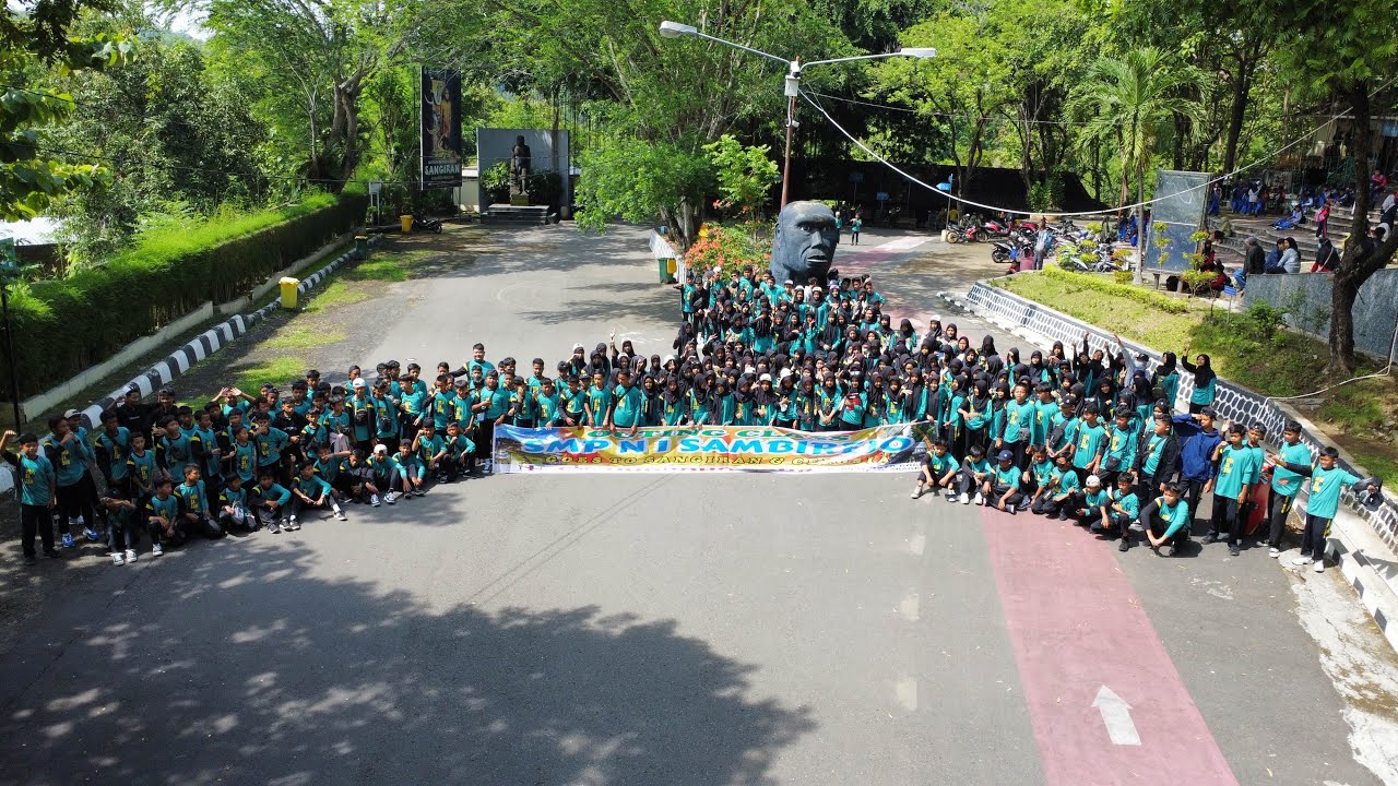 KESERUAN OUTING CLASS SMPN 1 SAMBIREJO GOES TO SANGIRAN DAN CELOSIA