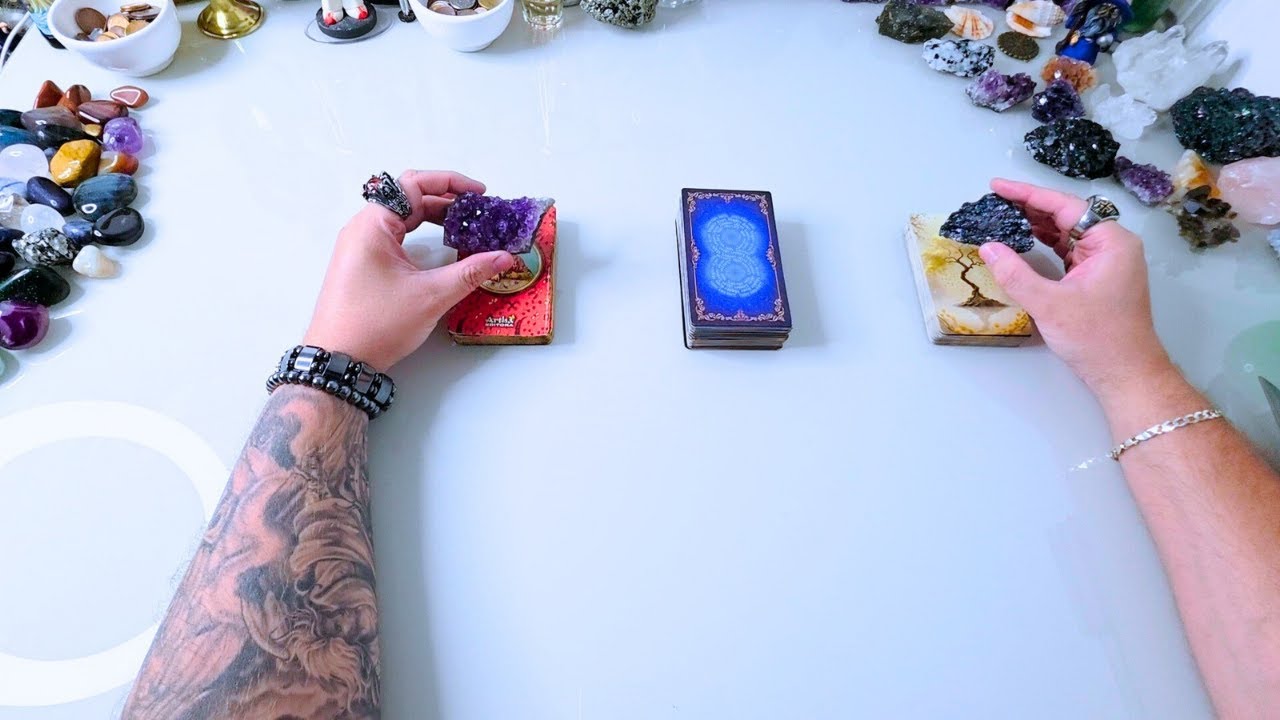 Ele(a) Vai INSISTIR ou DESISTIR De MIM Tarot? Qual ATITUDE Ele(a) Vai Tomar em Relação a Nós Dois?