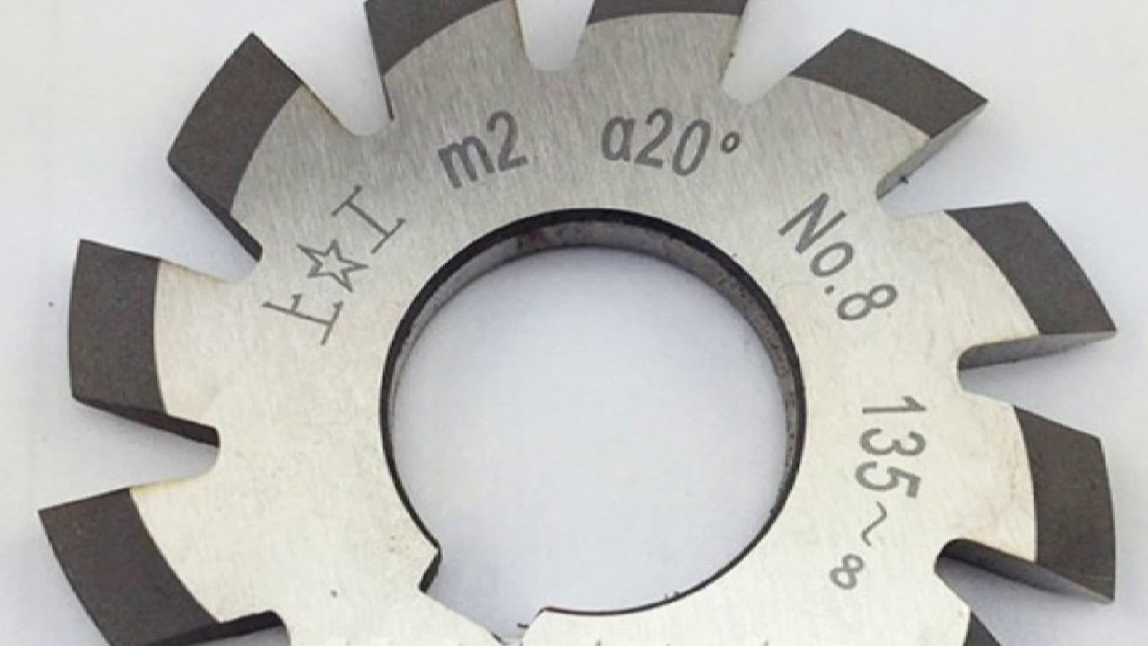 قطع اسنان ترس + جريدة مسننة بواسطة ماكينة التفريز cutting a pinion gear and rack
