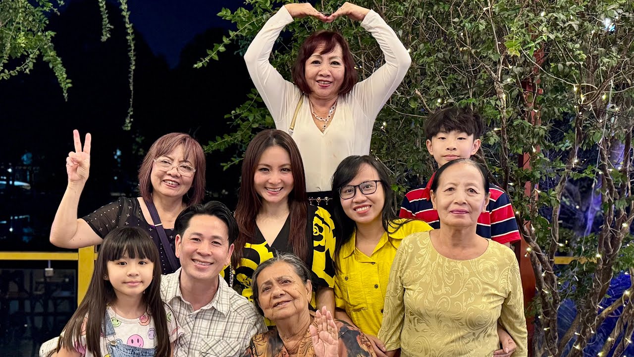 Bên Sông Rạch Chiếc.  Nhà Ngoại tụ tập mùng 9 Tết 🧧 .  February 25, 2026
